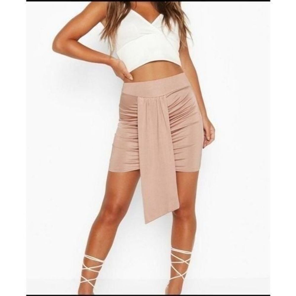 💕$5 Bundled Women's Runched Mini Skirt sz 2